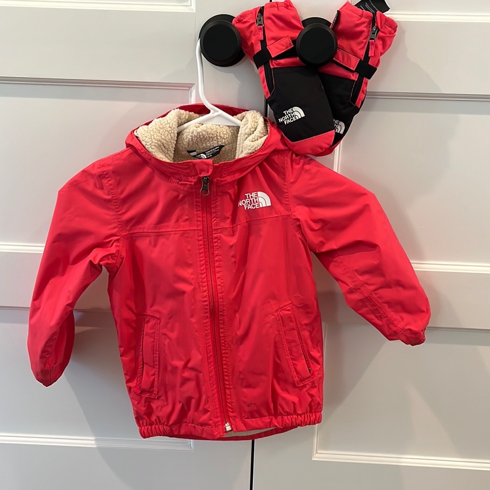Toddler Girl North Face Jacket (4T) and matching mittens